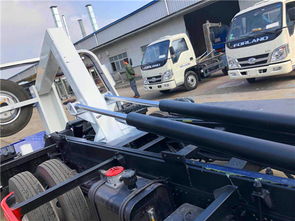 內(nèi)蒙古道路清障救援服務指南 藍牌清障車聯(lián)系方式與貨物運輸須知